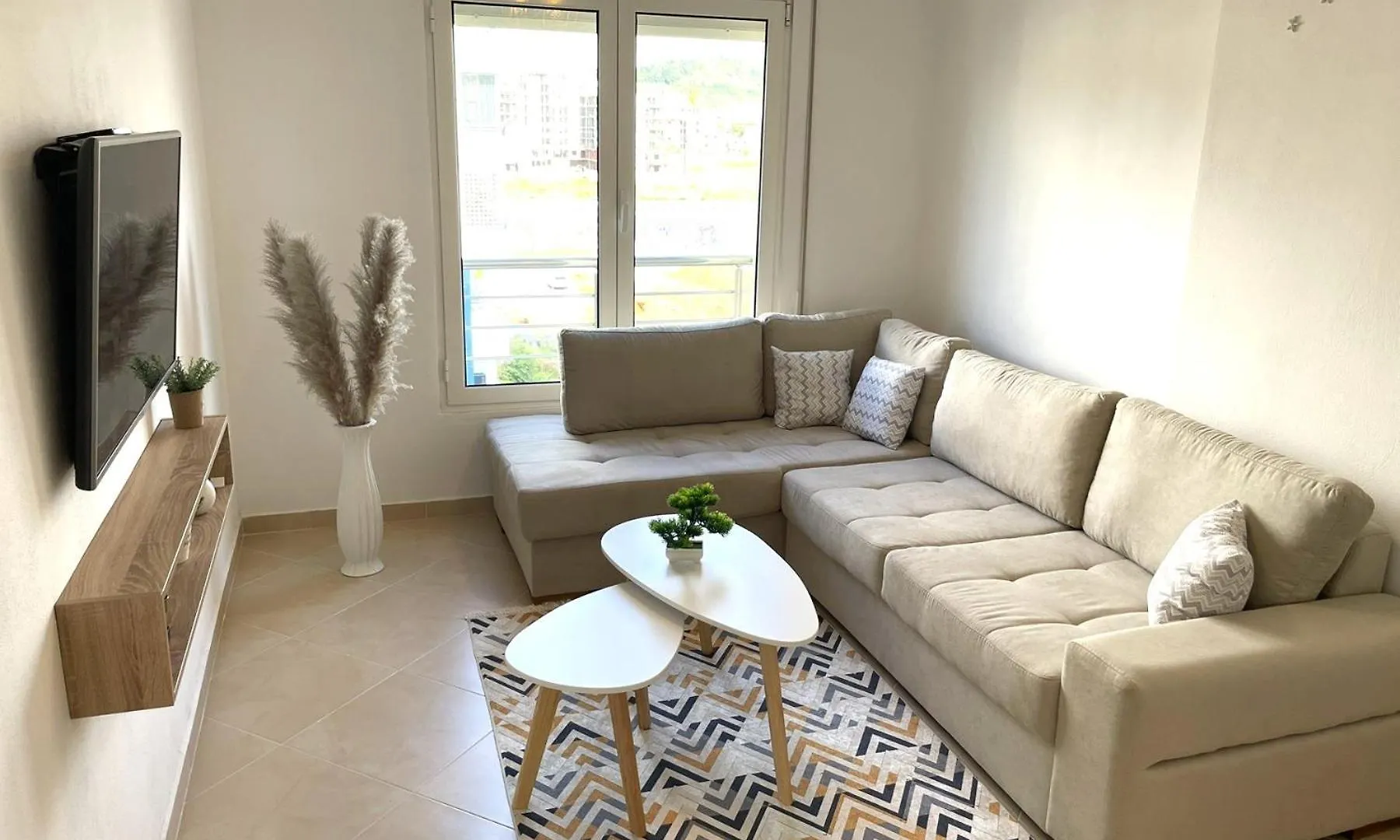 Boho Apartment Golem 0*,